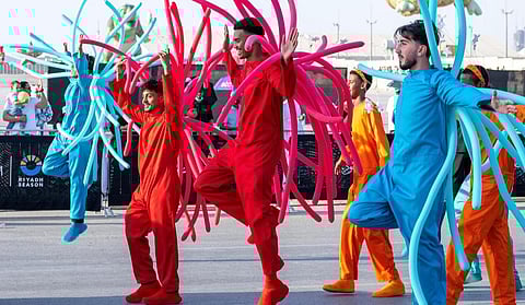 وسط حضور جماهيري كبير.. رئيس هيئة الترفيه يعلن افتتاح موسم الرياض 2025