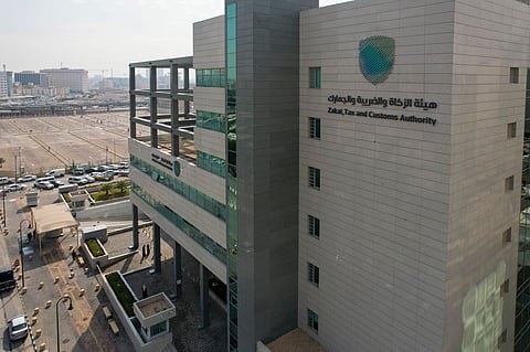 هل الأجهزة اللوحية معفاة من الرسوم الجمركية؟.. «الزكاة والضريبة» توضح