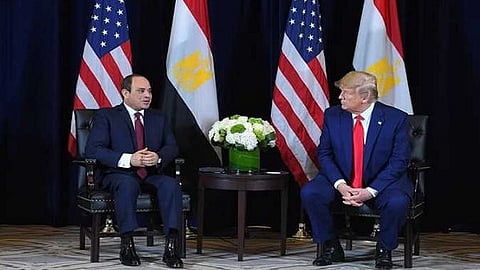 «السيسي» يُهدي «ترامب» قلادة النيل تقديرًا لدوره في دعم السلام ووقف حرب غزة