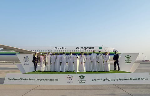 الخطوط السعودية شريك الطيران الرسمي لدوري روشن السعودي