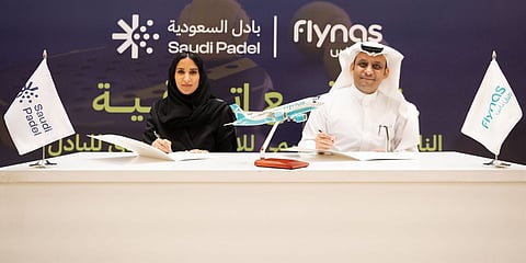 اللجنة السعودية للبادل توقّع اتفاقية شراكة مع طيران ناس كناقل جوي رسمي