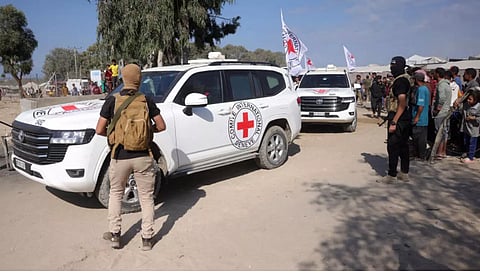 إسرائيل تقرر وقف دخول ومرافقة عناصر حماس للصليب الأحمر داخل الخط الأصفر