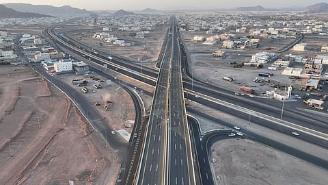 افتتاح حركة السير على تقاطع طريق الأمير نايف بن عبدالعزيز مع طريق الملك خالد