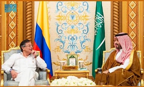 ولي العهد يستعرض العلاقات الثنائية والتعاون المشترك مع رئيس كولومبيا