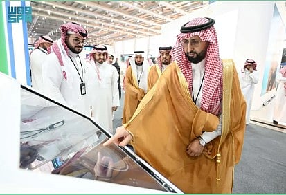 رئيس "الغذاء والدواء" يدشّن نموذجًا يعتمد على الذكاء الاصطناعي للتنبؤ بنقص الأدوية