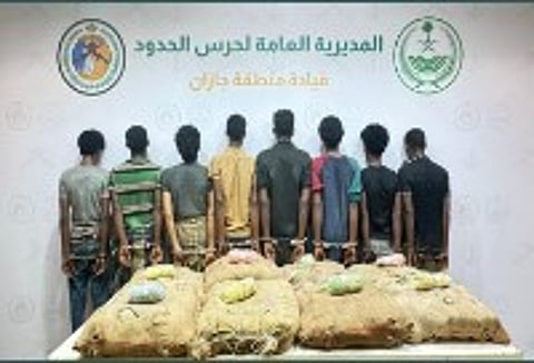 القبض على 8 مخالفين من الجنسيتين الإثيوبية واليمنية لتهريبهم 160 كيلوجرامًا من القات بجازان