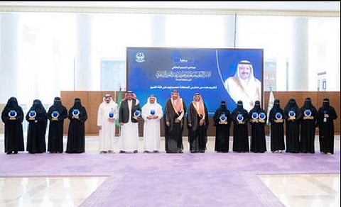 أمير الباحة يكرّم 18 مدرسة حققت التميز على مستوى المملكة