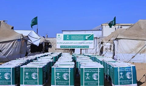 «سلمان للإغاثة» يواصل توزيع المساعدات الغذائية في منطقة القرارة جنوب قطاع غزة