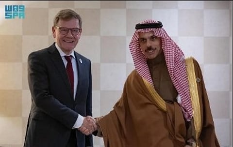 وزير الخارجية يستعرض علاقات التعاون الثنائية مع نظيره الألماني