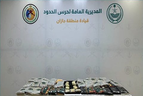 حرس الحدود بجازان يحبط تهريب 114 كيلو حشيش و10,950 قرصًا من مادة الإمفيتامين المخدر