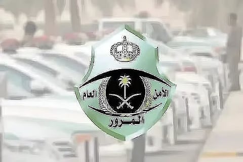 «المرور»: عدم إعطاء أفضلية للمركبات بداخل الدوار يتسبب في عرقلة السير