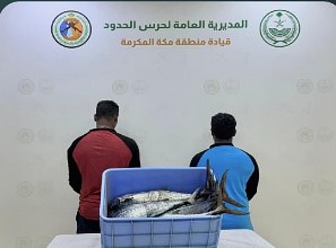 حرس الحدود بمكة المكرمة يضبط هنديين مخالفين للائحة الأمن والسلامة لمزاولي الأنشطة البحرية