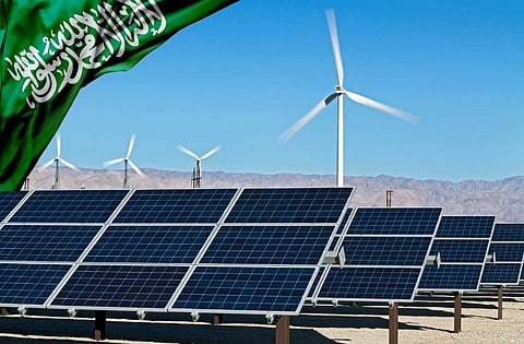 كاتب اقتصادي: المملكة أصبحت مركزًا عالميًا للطاقة التقليدية والمتجددة