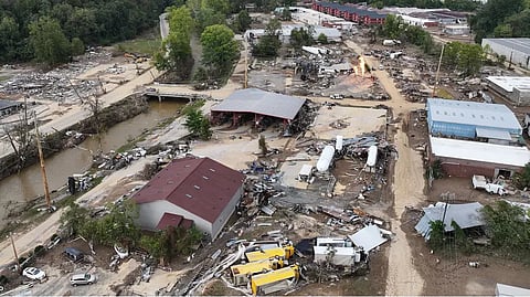 إعصار يضرب ضواحي هيوستن ويُلحق أضرارًا بأكثر من 100 منزل