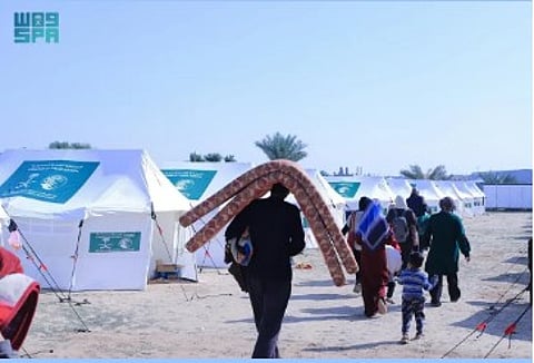 الأسر النازحة في غزة تشكر المملكة على إنشاء مخيم آمن يعيد الطمأنينة لها ولأطفالها