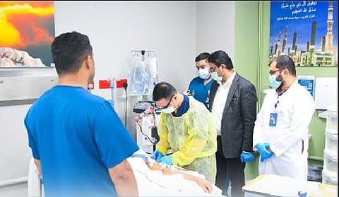 الخدمات الطبية بوزارة الداخلية تطلق أول خدمة غسيل كلوي متنقل داخل السجون بالمملكة