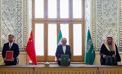 المملكة وإيران تؤكدان السعي لتعزيز علاقات حسن الجوار والتزامهما بتنفيذ اتفاق بكين