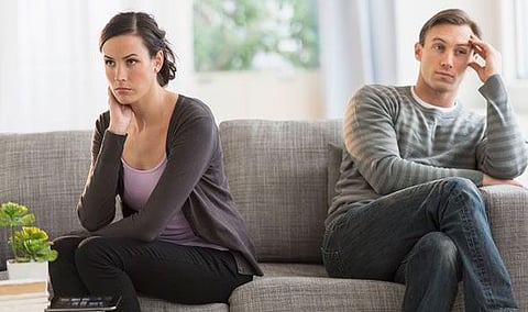 مستشارة أسرية: الهاتف أحد عوامل زيادة المشاكل في البيوت لانشغال الأزواج به عن بعضهما