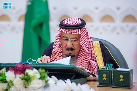 خادم الحرمين الشريفين يرأس جلسة مجلس الوزراء