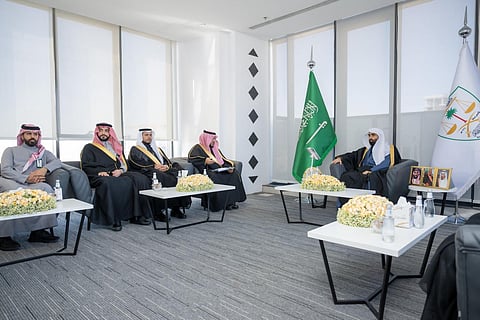 رئيس ديوان المظالم يطّلع على سير العمل بمحكمة التنفيذ الإدارية بالرياض