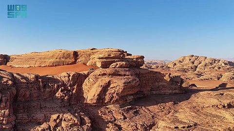 مطلات تبوك الصحراوية تمنح السياحة الشتوية في المنطقة بُعدًا جديدًا من الجمال