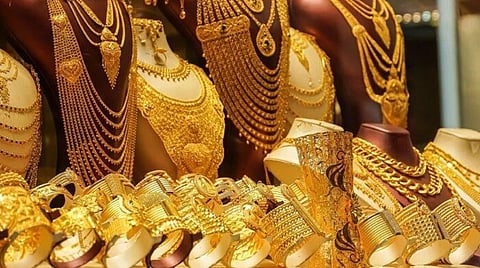 بعد تراجعه عالميًا.. سعر الذهب في السعودية اليوم الاثنين 9-7-1447