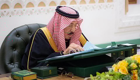 مجلس الوزراء: المملكة تكثف جسورها الجوية والبحرية والبرية لإغاثة الشعب الفلسطيني الشقيق