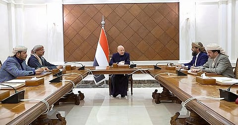 مجلس القيادة الرئاسي اليمني: إعفاء محافظ عدن من منصبه وإحالته للتحقيق