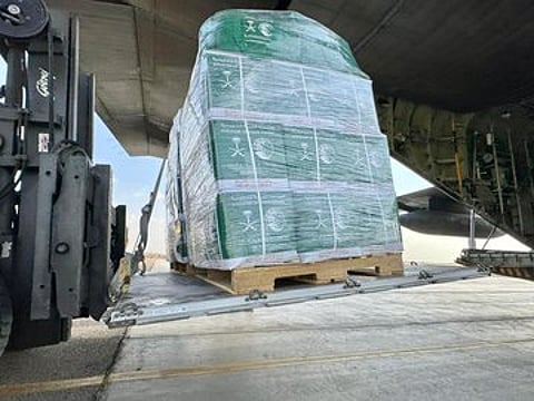 وصول الطائرة الإغاثية السعودية الـ78 لإغاثة الشعب الفلسطيني في قطاع غزة