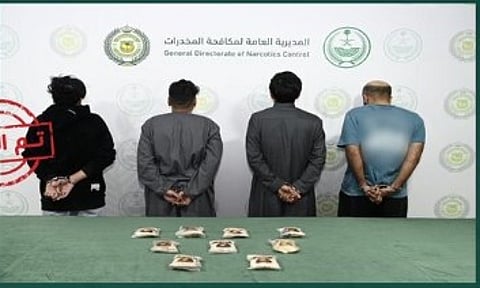 مكافحة المخدرات تقبض على 4 مواطنين بتبوك لترويجهم مادة الميثامفيتامين المخدر