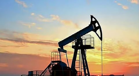 أسعار النفط تواصل ارتفاعها.. و«برنت» يسجل 63.65 دولارًا