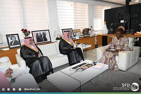 الصندوق السعودي للتنمية يبحث تعزيز التعاون التنموي مع كوت ديفوار