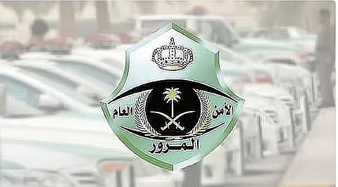 «المرور»: الالتزام بالإشارات التحذيرية يساعد في توجيه حركة السير