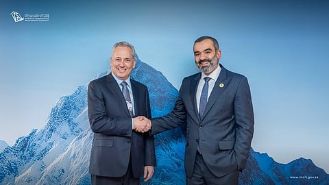 «السواحه» يبحث تعزيز الشراكة مع كبير مستشاري البيت الأبيض للذكاء الاصطناعي