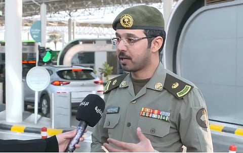 «الجوازات»: خدمة «أبشر سفر» تتيح إنهاء إجراءات السفر مسبقًا وتسهّل العبور عبر المنافذ البرية