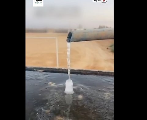 الحرارة -4.. مقاطع متداولة لتجمد المياه في عدة محافظات بالمملكة (فيديو)