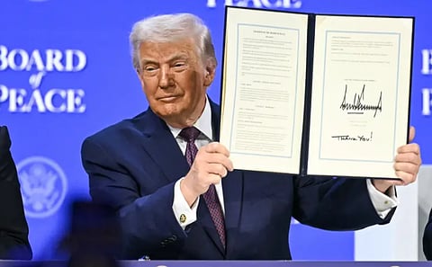 ترمب يوقع على ميثاق مجلس سلام غزة