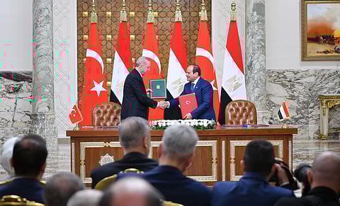 مصر وتركيا توقعان اتفاقية تعاون عسكري