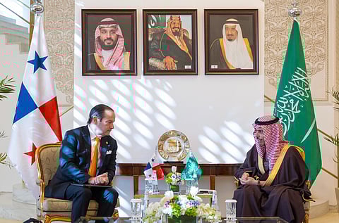 وزير الخارجية يبحث العلاقات الثنائية مع نظيره في بنما