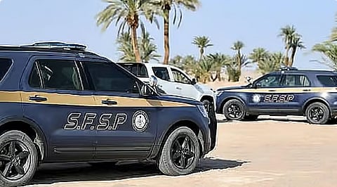 القوات الخاصة للأمن والحماية تضبط مقيمين لاستغلالهما الرواسب في منطقة تبوك