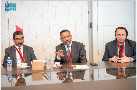 وزير الصناعة يناقش فرص توطين صناعة اللقاحات والأجهزة الطبية مع شركات عالمية ببلجيكا