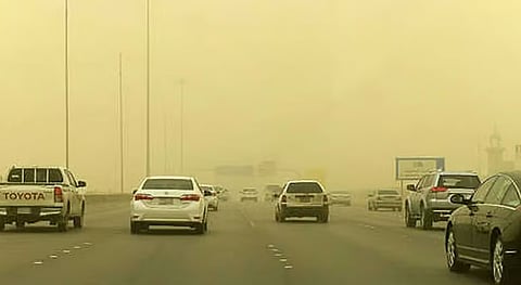 «المركز الإقليمي للعواصف»: لا حالات غبارية بالمملكة الجمعة