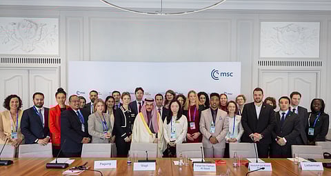 وزير الخارجية يشارك في جلسة حوارية مع مجموعة قادة ميونخ للشباب