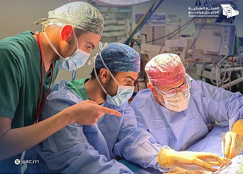 إنجاز طبي.. مستشفى الهيئة الملكية بالجبيل ينجح في ترميم كسر معقد بقاع الجمجمة