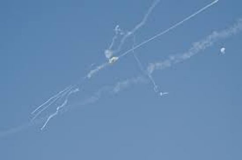 6 إصابات في أبوظبي بعد سقوط شظايا مُسيّرة في منطقة «أيكاد 2»