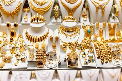 سعر الذهب في السعودية اليوم الخميس 23-9-1447 لكل الأعيرة والسبائك