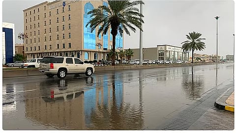 طقس المملكة الأربعاء.. أمطار رعدية وسيول مصحوبة بزخات من البرد ورياح على عدة مناطق