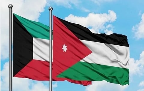 العاهل الأردني وأمير الكويت يبحثان هاتفيًا الأوضاع في المنطقة