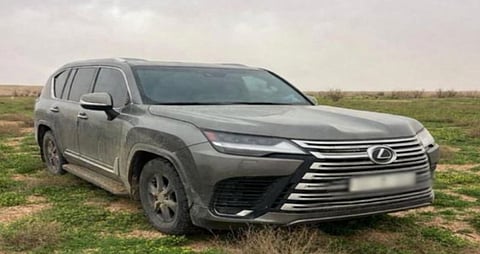 ضبط مواطن مخالف لدخوله بمركبته في الفياض والروضات بمحمية الملك عبدالعزيز الملكية