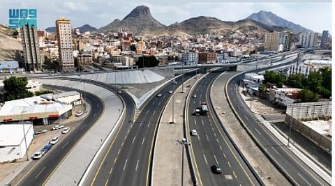 الهيئة الملكية تواصل تنفيذ الطريق الدائري الثالث بمكة المكرمة